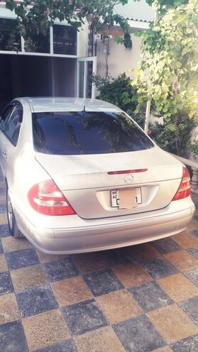 Mercedes E 320 2004, 205,000 km - 3.2 l - Bakı