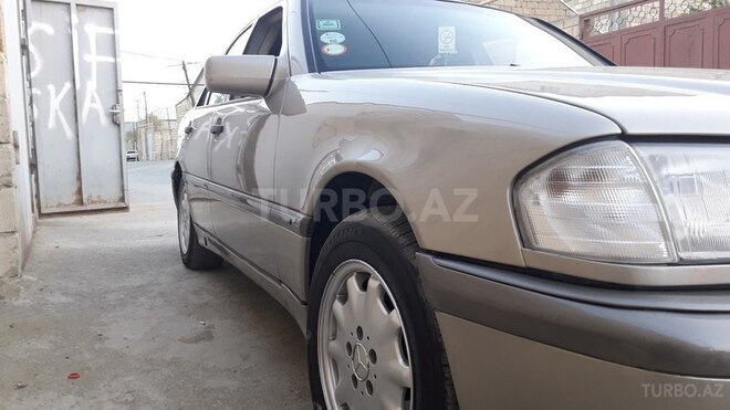 Mercedes C 230 1998, 286,000 km - 2.3 l - Bakı