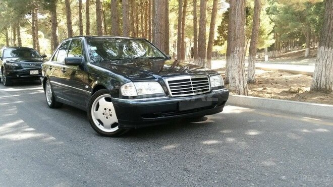 Mercedes C 240 1999, 186,000 km - 2.4 л - Xırdalan