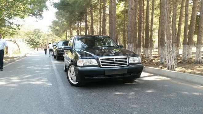 Mercedes C 240 1999, 186,000 km - 2.4 л - Xırdalan