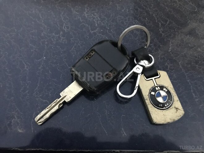 BMW 528 1995, 333,014 km - 2.8 l - Bakı