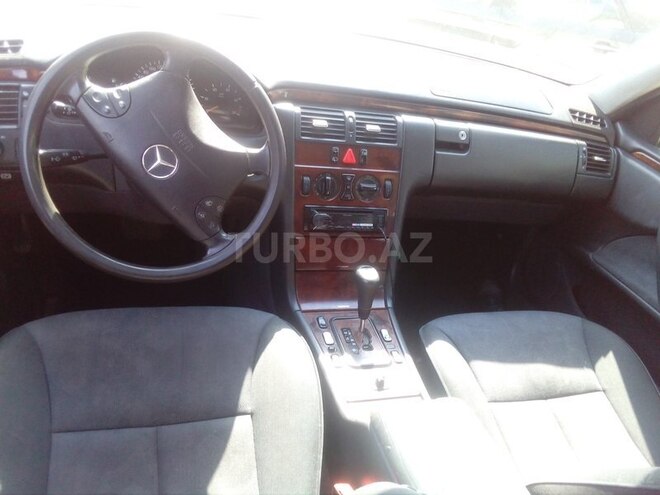 Mercedes E 220 2001, 320,000 km - 2.2 l - Bakı