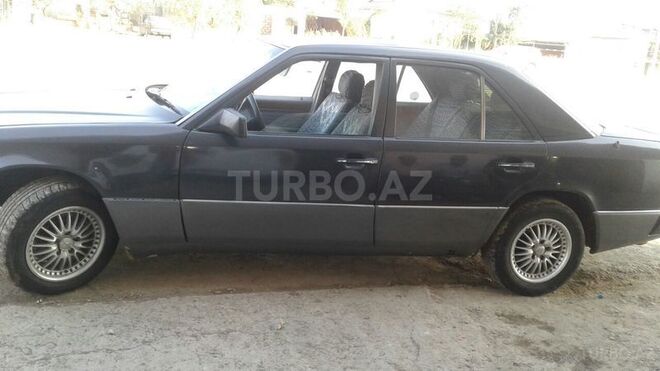 Mercedes E 290 1992, 390,000 km - 2.5 l - Biləsuvar
