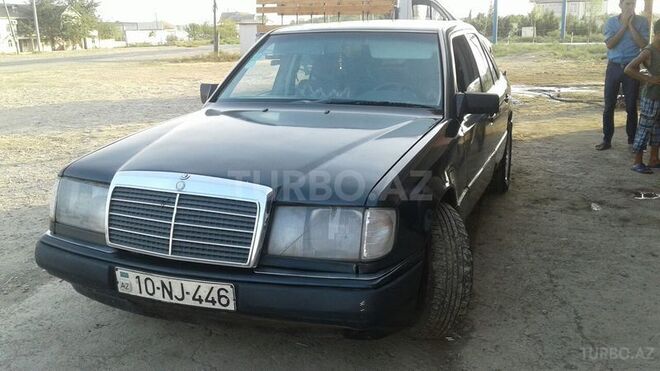 Mercedes E 290 1992, 390,000 km - 2.5 l - Biləsuvar