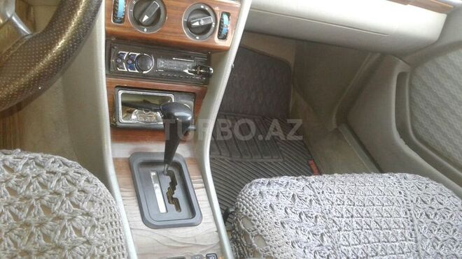 Mercedes E 290 1992, 390,000 km - 2.5 l - Biləsuvar