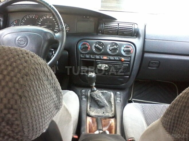 Opel Omega 1995, 255,000 km - 2.0 l - Bakı