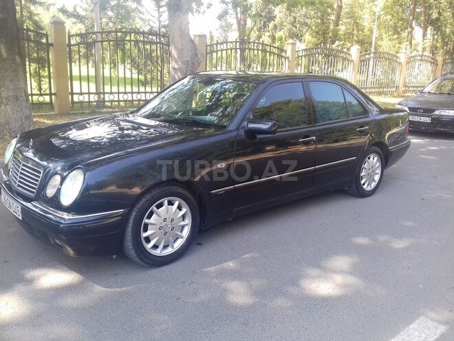 Mercedes E 240 1999, 305,000 km - 2.4 l - Mingəçevir
