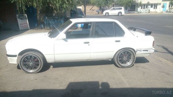 BMW 330 1990, 132,067 km - 1.8 l - Bakı