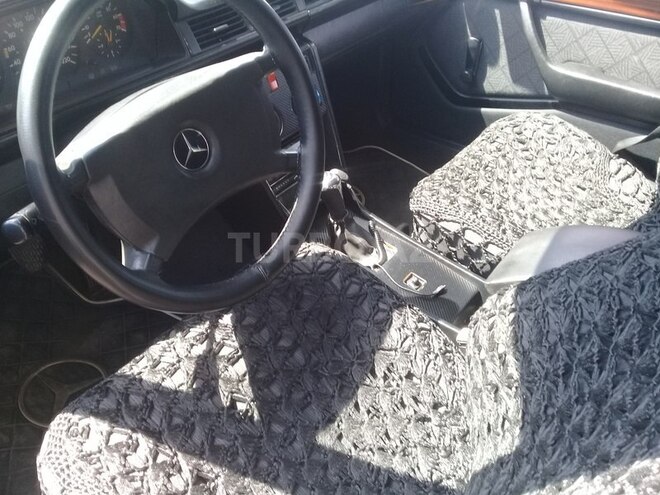 Mercedes E 200 1989, 333,359 km - 2.0 l - Bakı