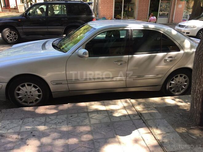 Mercedes E 220 2000, 385,000 km - 2.2 l - Bakı
