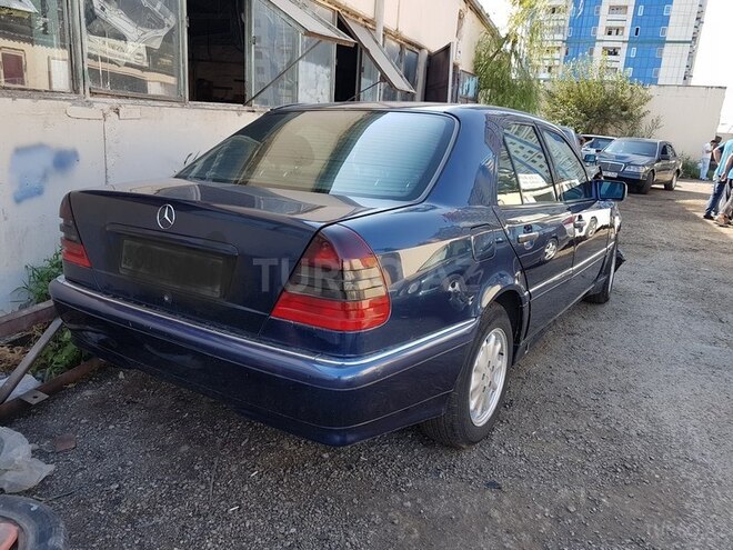 Mercedes C 180 1999, 210,000 km - 1.8 л - Bakı