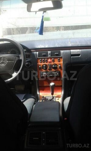 Mercedes E 240 1998, 286,820 km - 2.4 l - Bakı