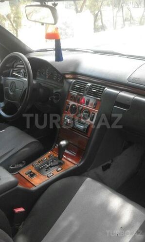 Mercedes E 240 1998, 286,820 km - 2.4 l - Bakı