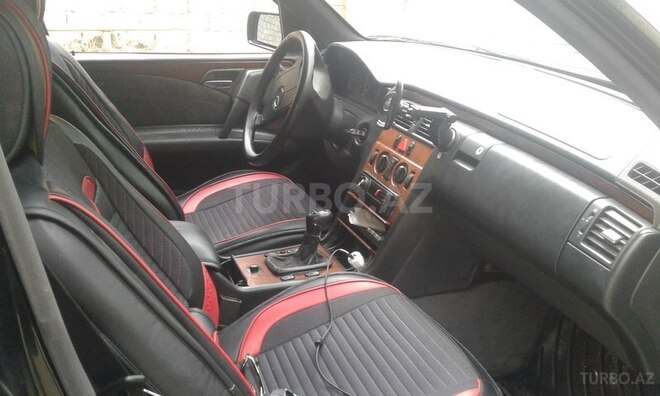 Mercedes E 200 1995, 2,851,231 km - 0.2 л - Bakı