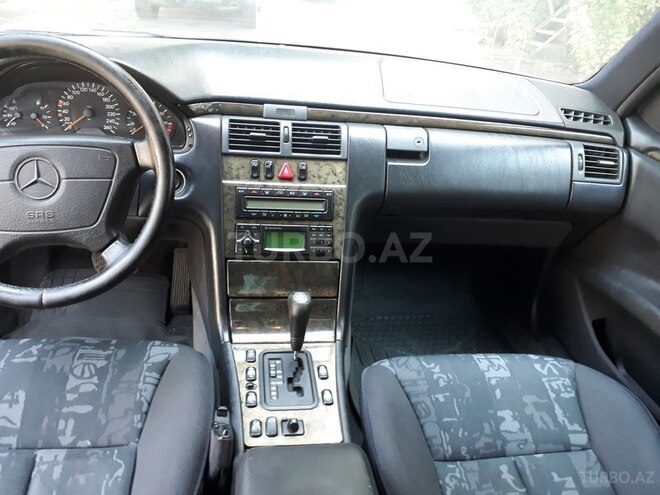 Mercedes E 240 1998, 296,500 km - 2.4 l - Bakı