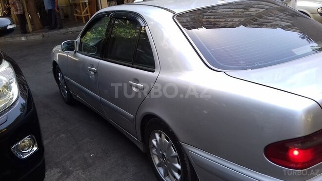 Mercedes E 220 1999, 345,005 km - 2.2 l - Bakı