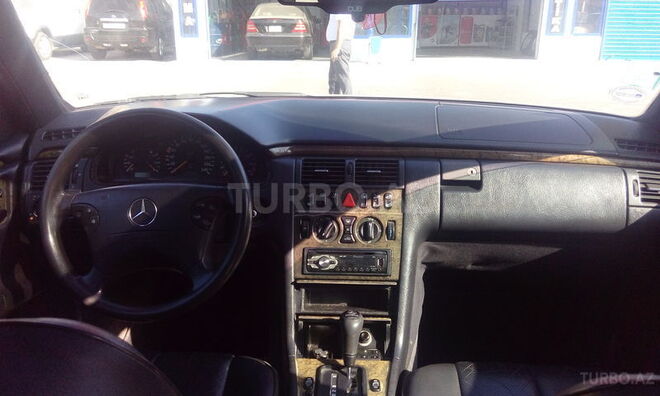 Mercedes E 230 1996, 300,000 km - 2.3 l - Sumqayıt
