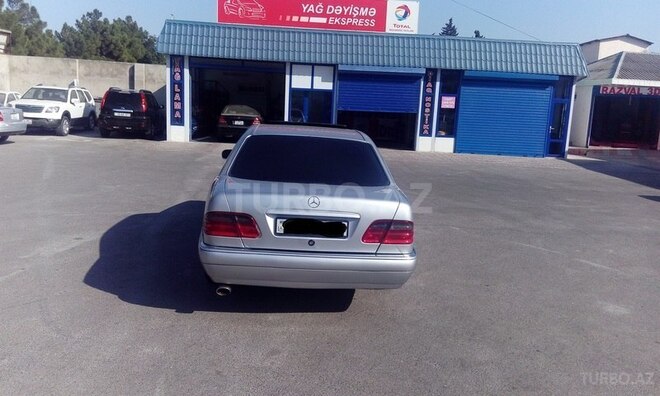 Mercedes E 230 1996, 300,000 km - 2.3 l - Sumqayıt