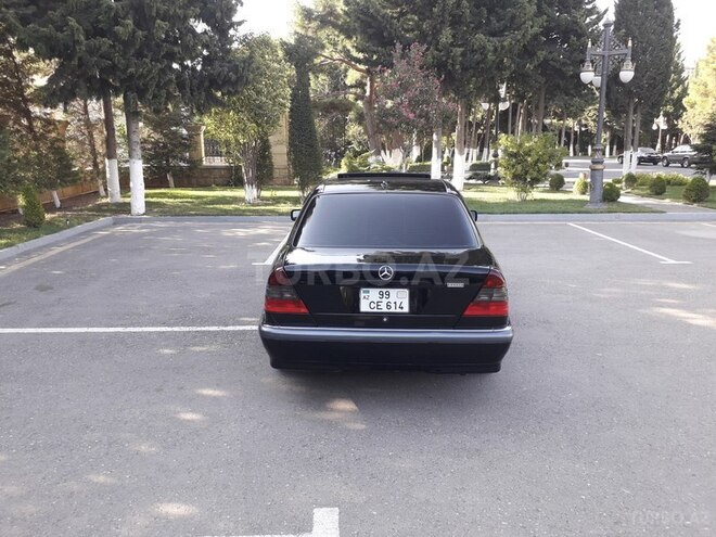 Mercedes C 230 2000, 124,100 km - 2.3 л - Bakı