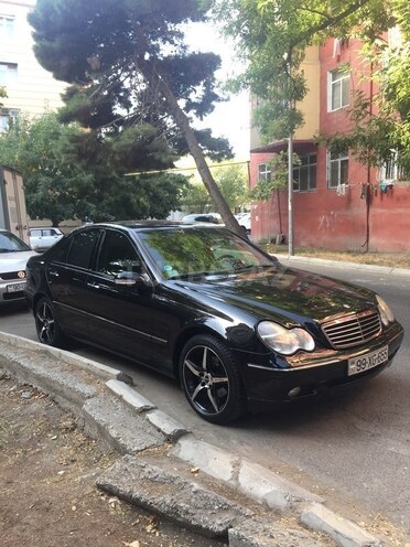 Mercedes C 200 2002, 272,000 km - 2.0 l - Bakı