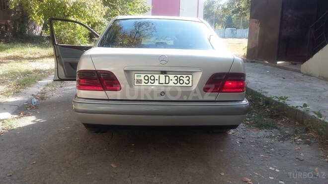 Mercedes E 240 1998, 247,108 km - 2.4 l - Mingəçevir