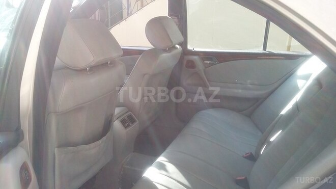 Mercedes E 240 1998, 247,108 km - 2.4 l - Mingəçevir
