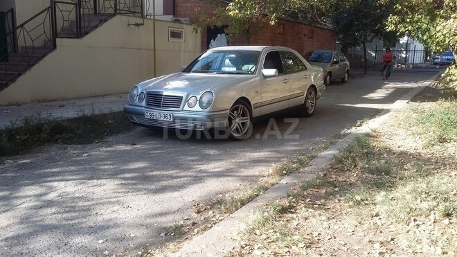 Mercedes E 240 1998, 247,108 km - 2.4 l - Mingəçevir