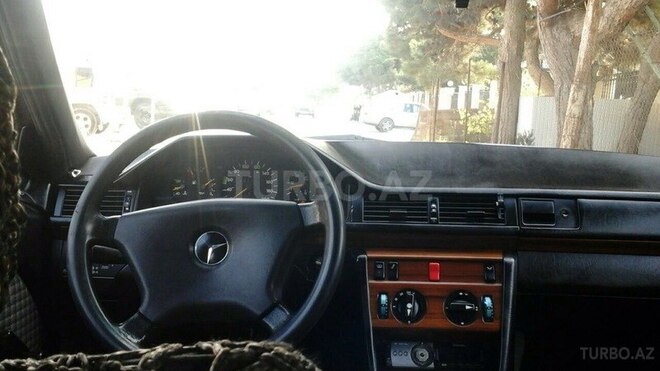 Mercedes E 250 1992, 360,000 km - 2.5 l - Bakı