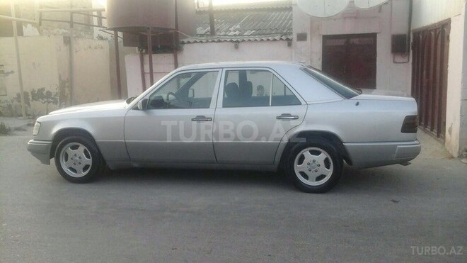 Mercedes E 250 1992, 360,000 km - 2.5 l - Bakı