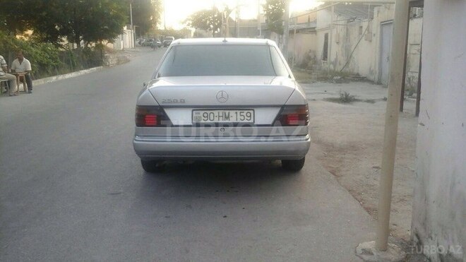 Mercedes E 250 1992, 360,000 km - 2.5 l - Bakı