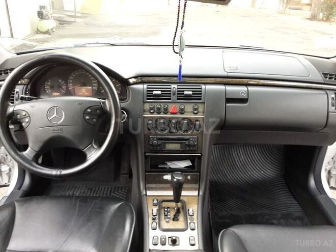 Mercedes E 320 2000, 267,000 km - 3.2 l - Bakı