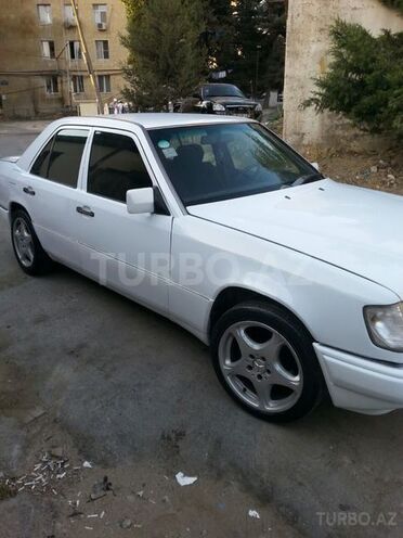 Mercedes E 200 1991, 345,000 km - 2.0 l - Bakı