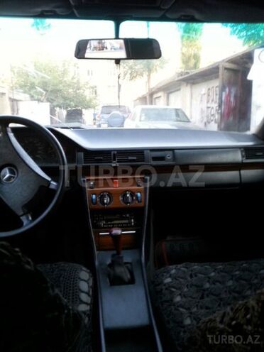 Mercedes E 200 1991, 345,000 km - 2.0 l - Bakı