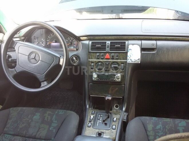 Mercedes E 240 1998, 154,000 km - 2.4 l - Göyçay