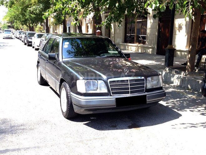 Mercedes E 220 1994, 315,000 km - 2.2 l - Bakı