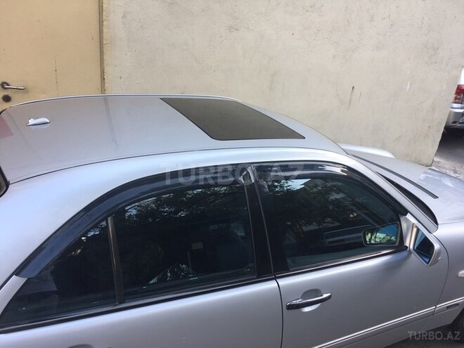 Mercedes E 240 1999, 302,000 km - 2.4 l - Bakı