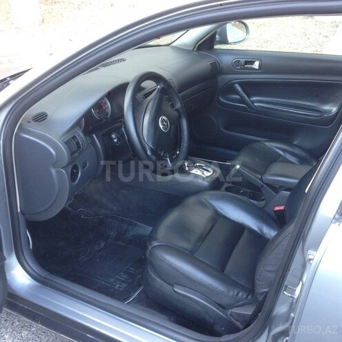 Volkswagen Passat 2004, 220,000 km - 2.0 l - Bakı