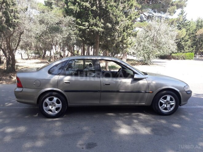 Opel Vectra 1996, 250,000 km - 1.8 l - Sumqayıt
