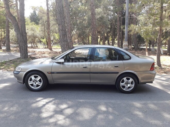 Opel Vectra 1996, 250,000 km - 1.8 l - Sumqayıt