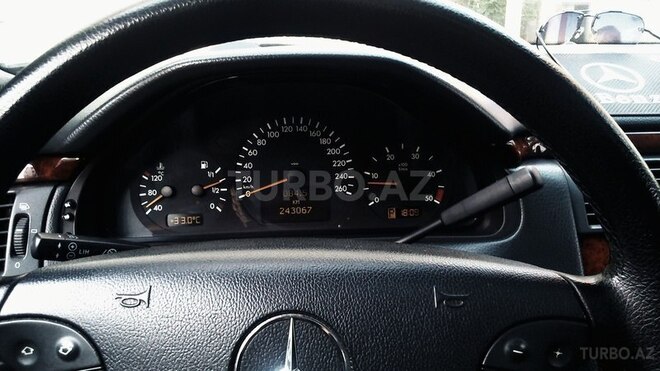 Mercedes E 270 1999, 242,069 km - 2.7 l - Bakı