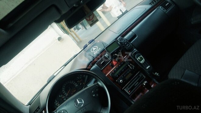 Mercedes E 270 1999, 242,069 km - 2.7 l - Bakı
