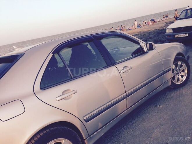 Mercedes E 270 1999, 242,069 km - 2.7 l - Bakı