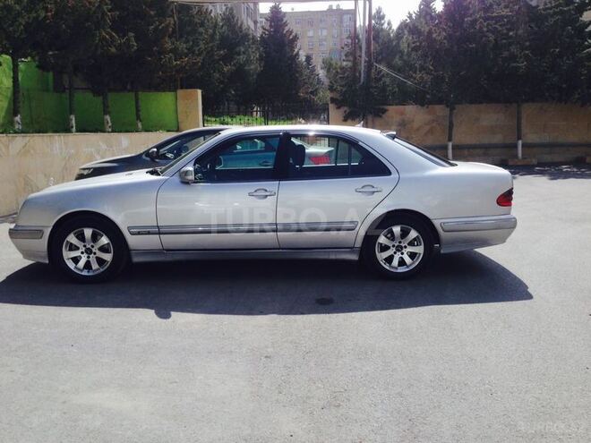 Mercedes E 270 1999, 242,069 km - 2.7 l - Bakı