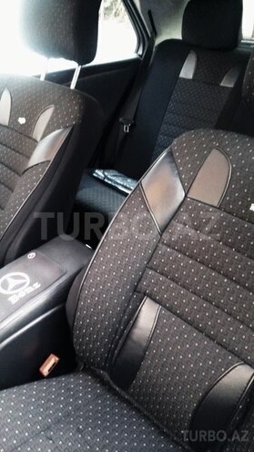 Mercedes E 270 1999, 242,069 km - 2.7 l - Bakı