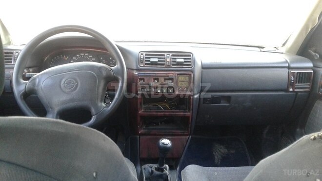 Opel Vectra 1995, 389,000 km - 2.0 l - Bakı