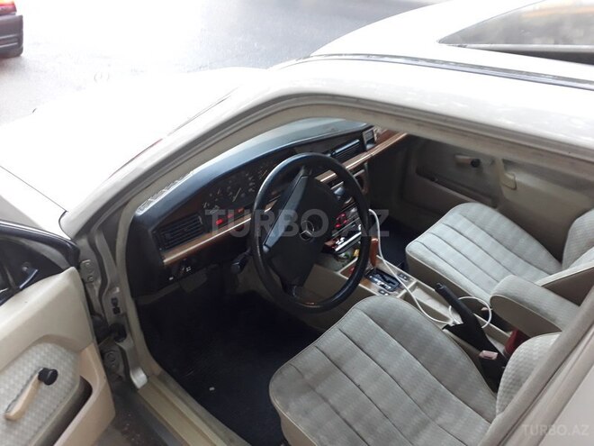 Mercedes 190 1988, 335,000 km - 2.0 л - Bakı
