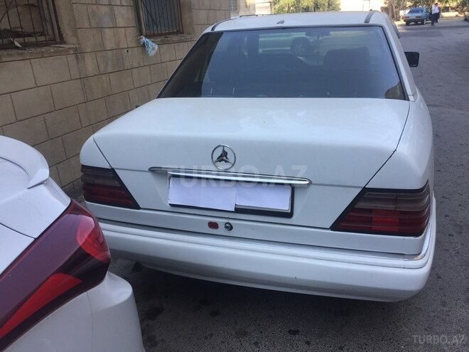 Mercedes E 200 1989, 355,000 km - 2.0 l - Bakı