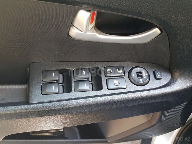 Kia Sportage 2012, 86,901 km - 2.0 l - Bakı