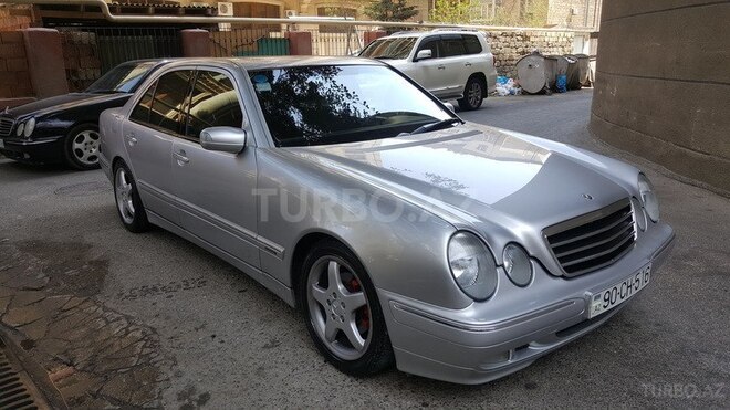 Mercedes E 220 1999, 310,000 km - 2.2 l - Bakı