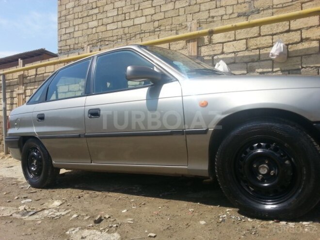 Opel Astra 1996, 360,000 km - 0.2 л - Bakı